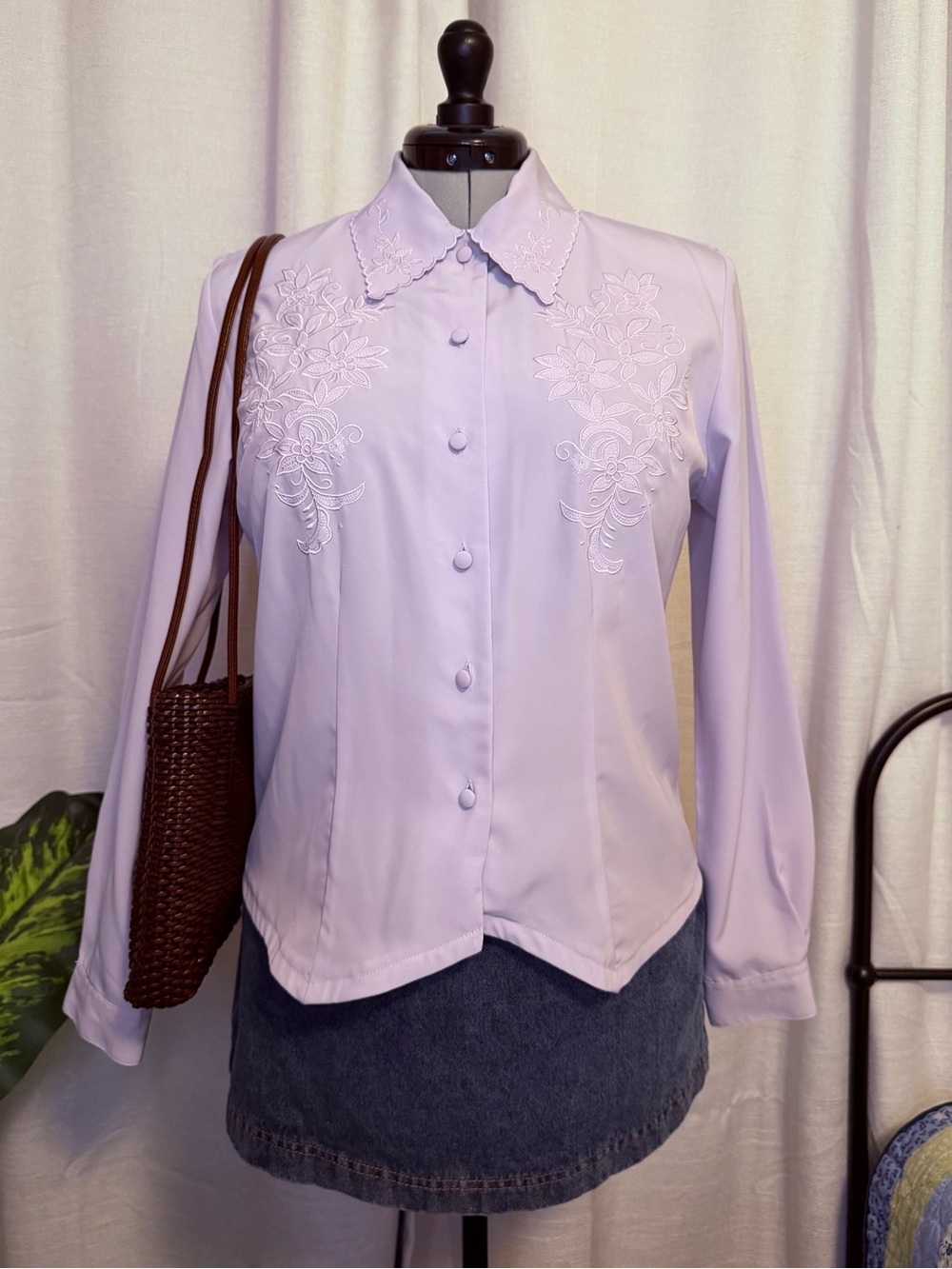 90s Vintage Lavender Embroidered Blouse | Scalloped Collar Grandmacore Top